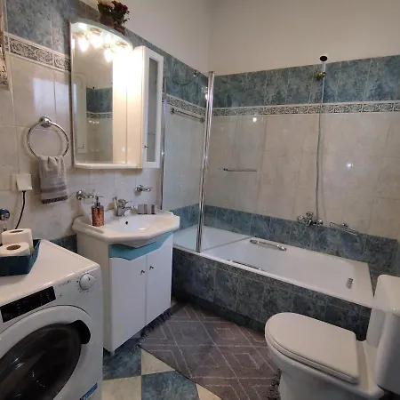 Apartment L. Byron *