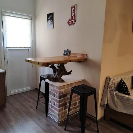 Apartment L. Byron *